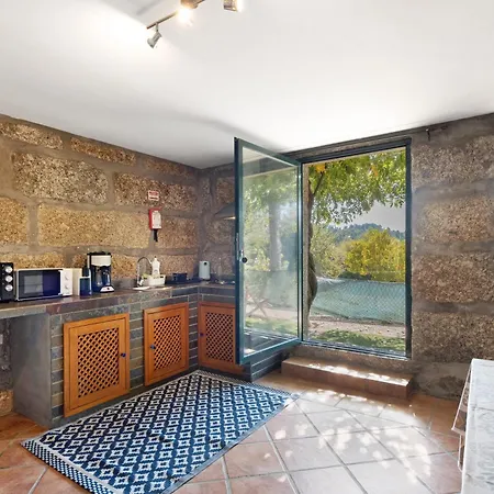 בית נופש Casa De Andraes Pomar