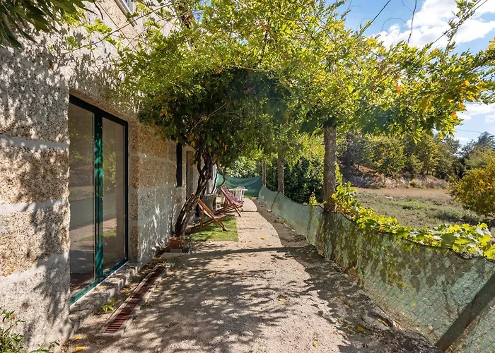 Casa De Andrães Pomar Casa de Férias *