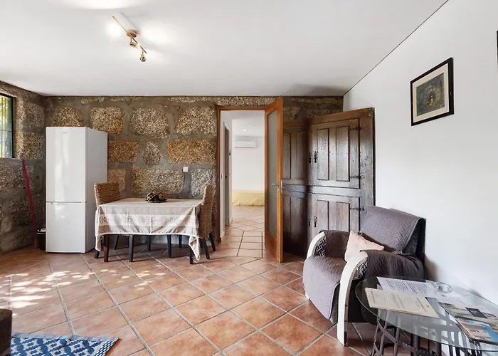 Casa De Andrães Pomar *